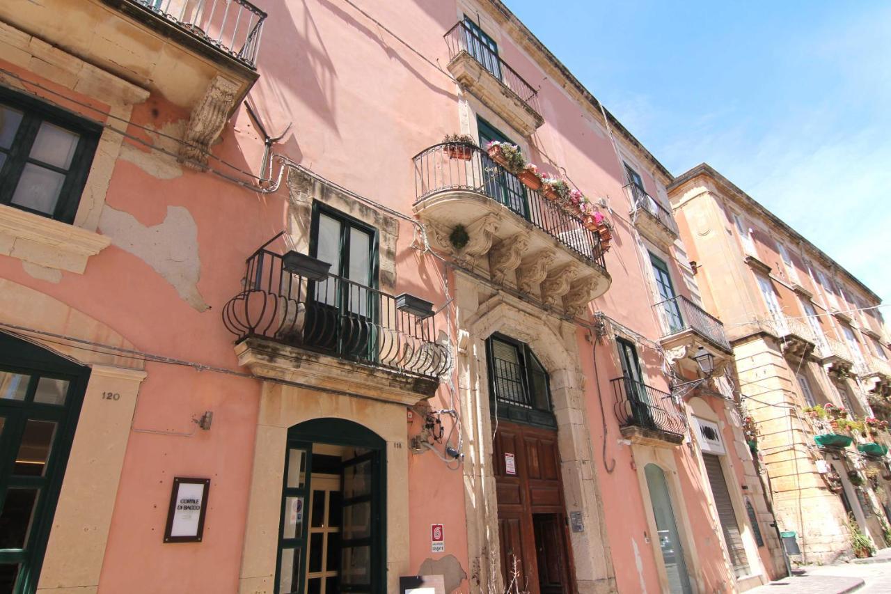 דירות סירקוזה Casa Al Teatro מראה חיצוני תמונה